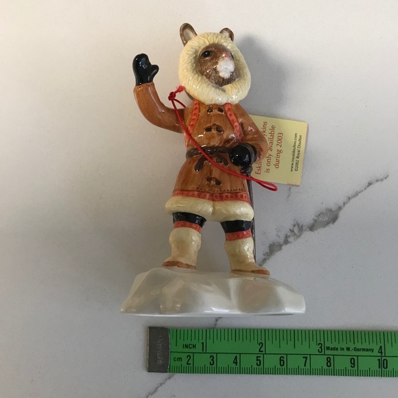 Bunnykins of the Year 2003 Royal Doulton Figurine “Eskimo” DB275 - Picture 7 of 13